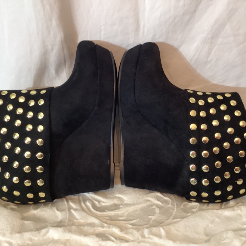 NWT Italian black suede ankle boots with gold studs bling - Picture 7 of 11
